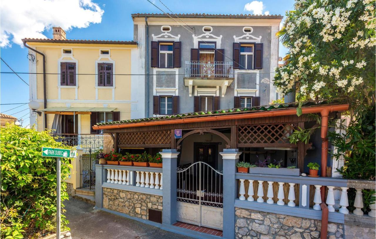 Cozy Home In Omisalj With Kitchen Exterior foto
