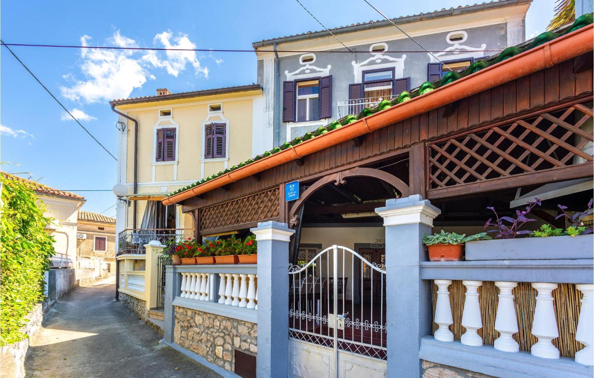 Cozy Home In Omisalj With Kitchen Exterior foto